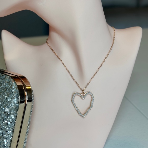 💗 Elegant Gold Heart Pendant Necklace - Picture 6 of 7